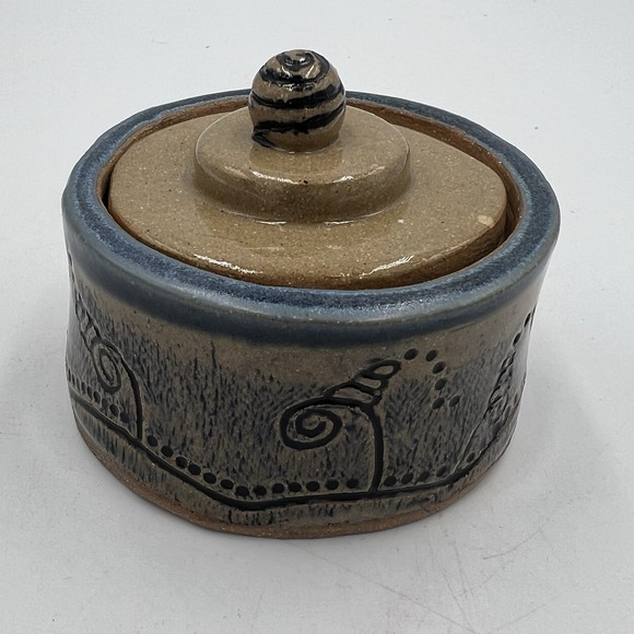 Studio Pottery Lidded Jar Local Artist Fairfax VA Signed JPM Blue Brown 3" - Picture 1 of 9